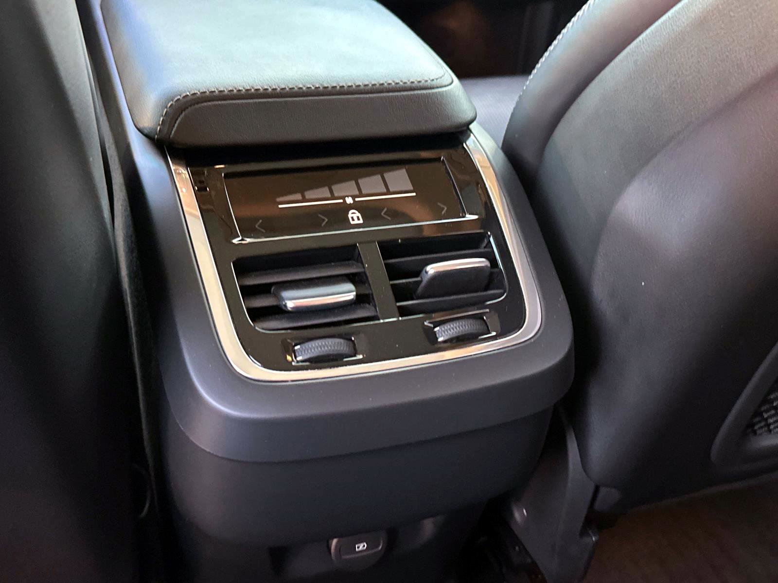 Used 2021 Volvo XC60 T5 Inscription w/ Protection Package Premier image 15