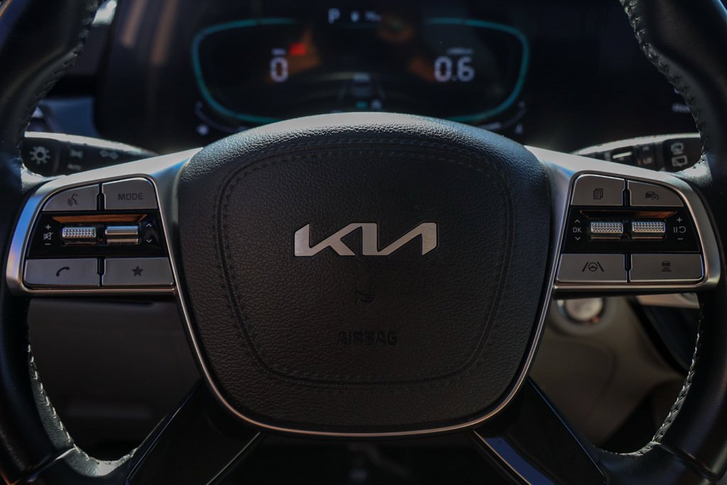 Used 2025 Kia Telluride S FWD image 27