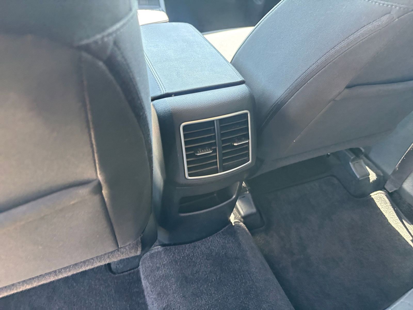 Used 2025 Kia Sportage LX FWD image 23