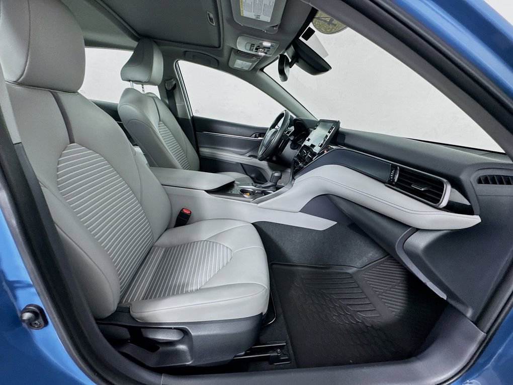 Used 2024 Toyota Camry SE w/ Cold Weather Package image 31
