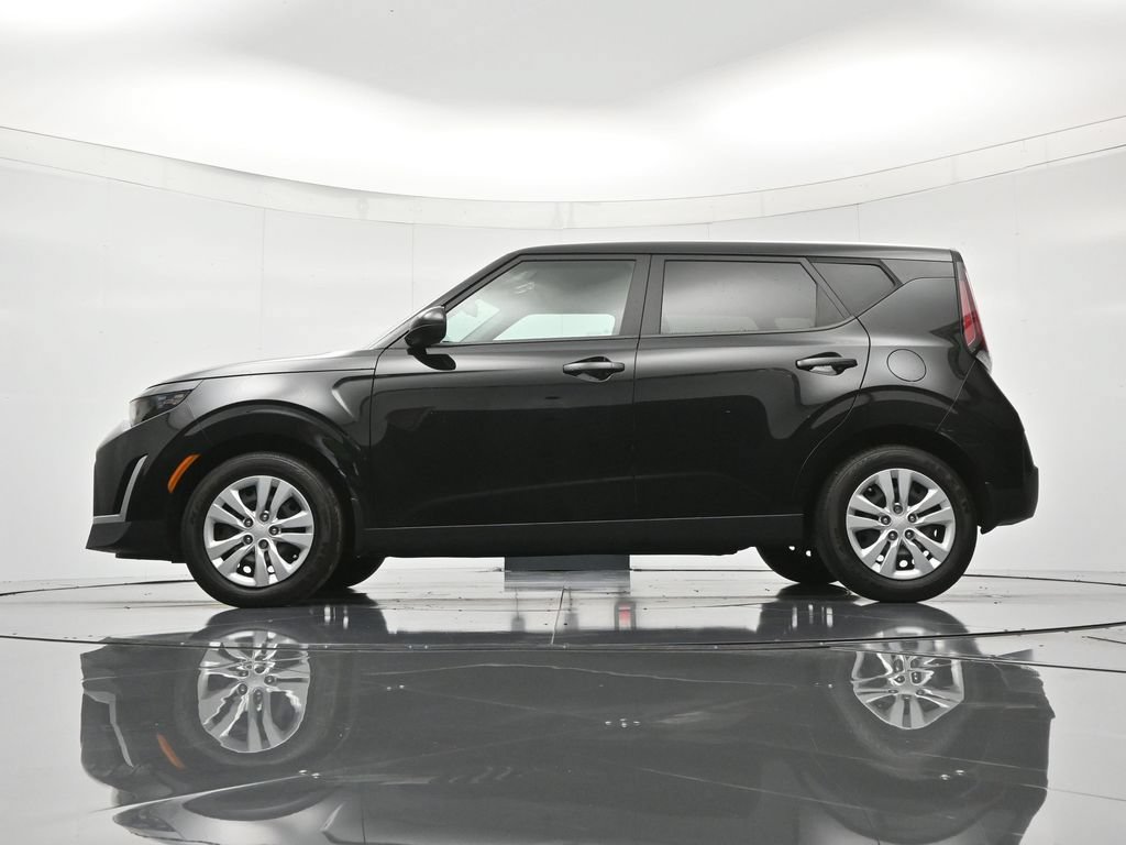 Used 2024 Kia Soul LX FWD image 43