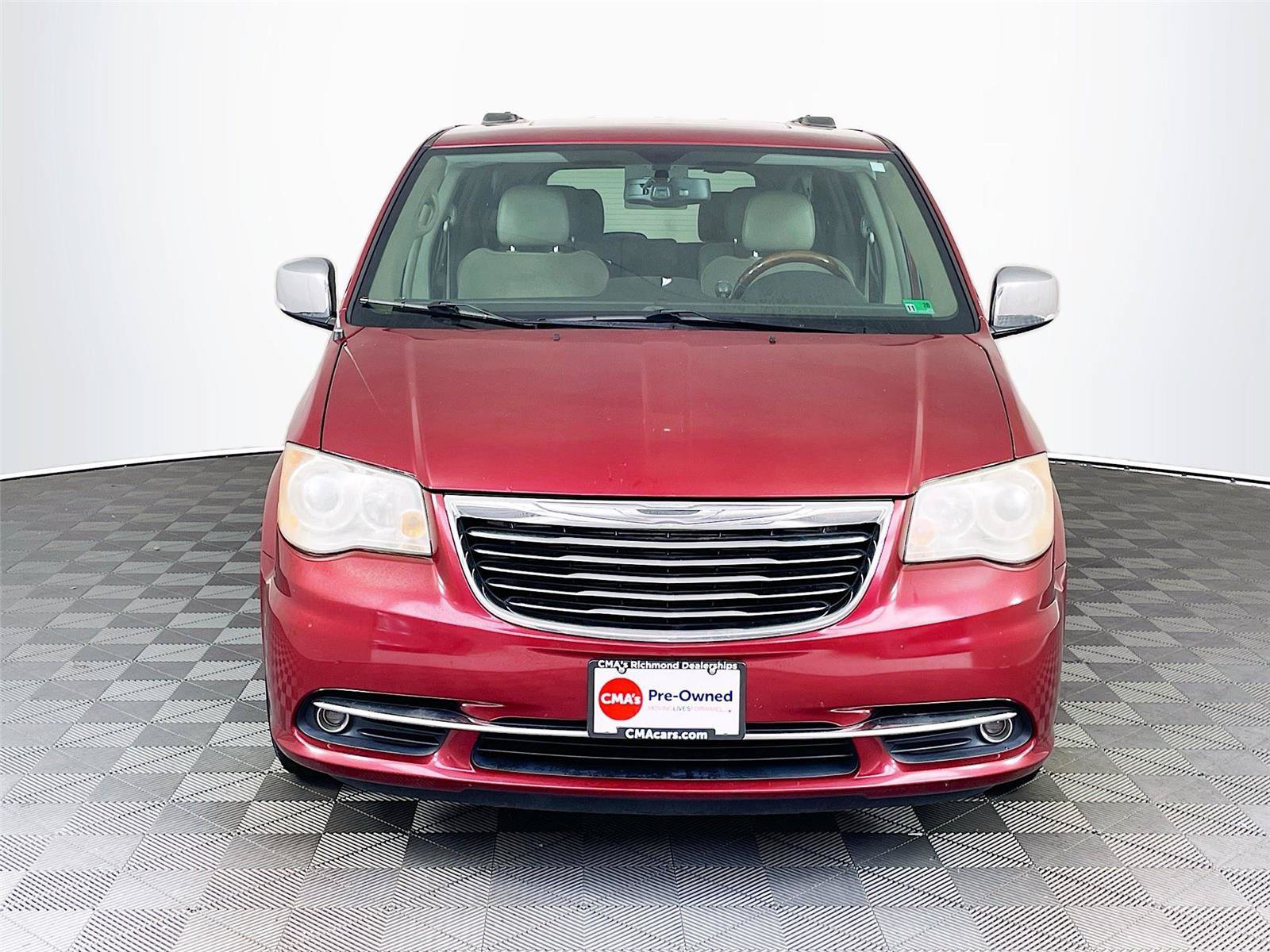Used 2014 Chrysler Town & Country Limited w/ Luxury Group FWD video 2