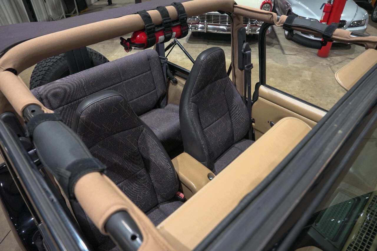 Used 2001 Jeep Wrangler Sahara image 18