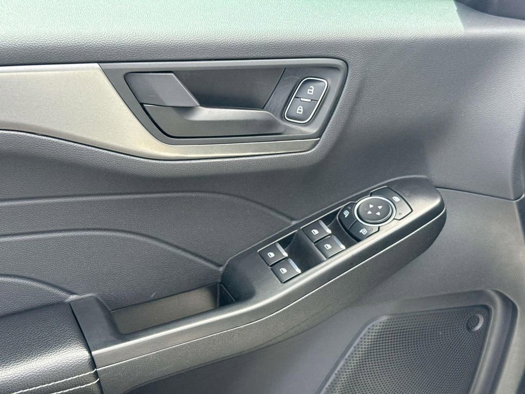 Certified 2025 Ford Escape Active FWD image 22