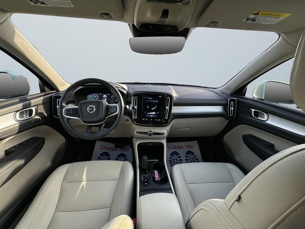 Used 2021 Volvo XC40 T5 Momentum w/ Premium Package AWD/4WD image 10