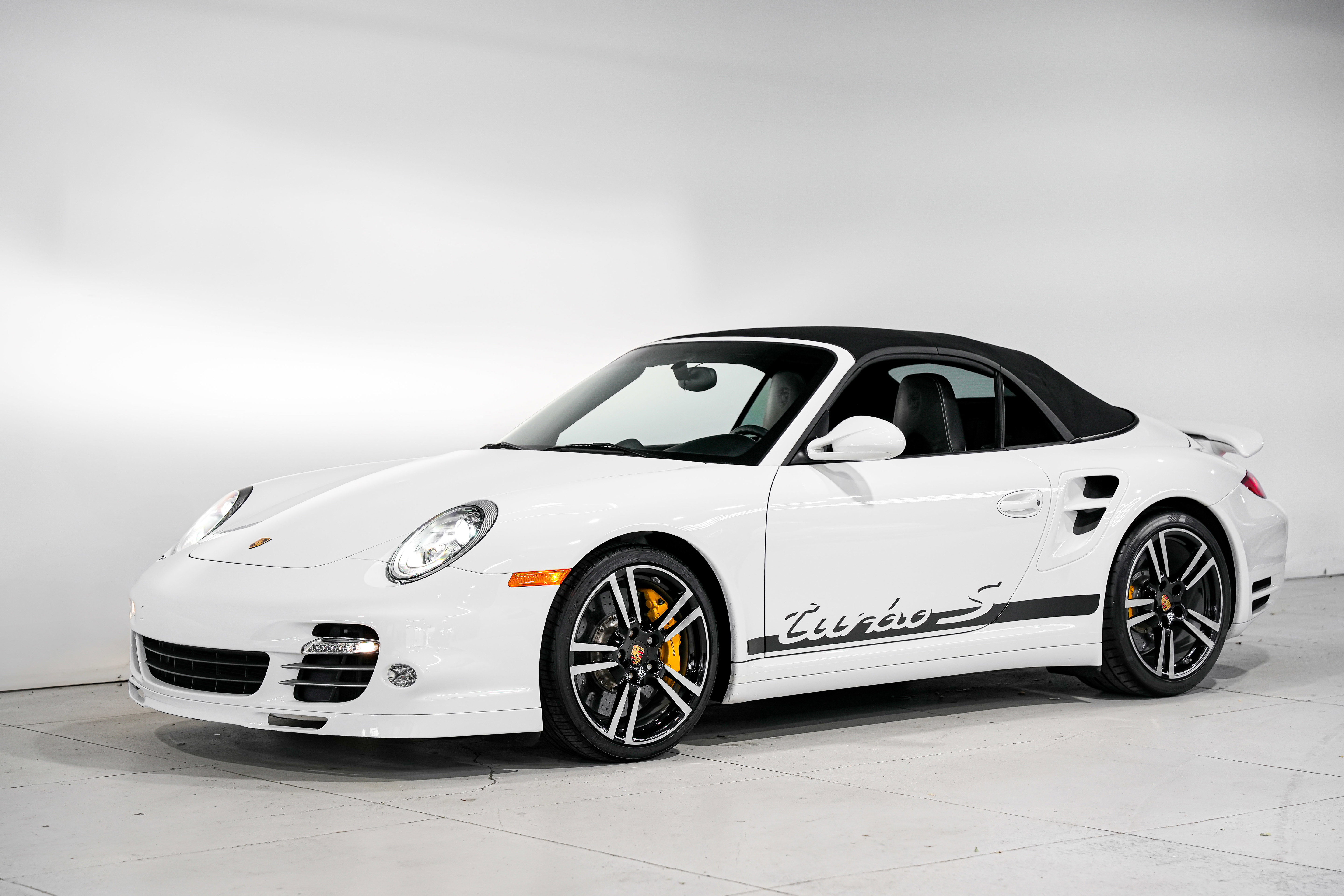 Used 2011 Porsche 911 Turbo S image 6