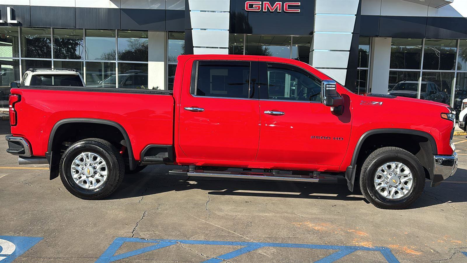 Certified 2024 Chevrolet Silverado 2500 LTZ w/ LTZ Convenience Package image 9