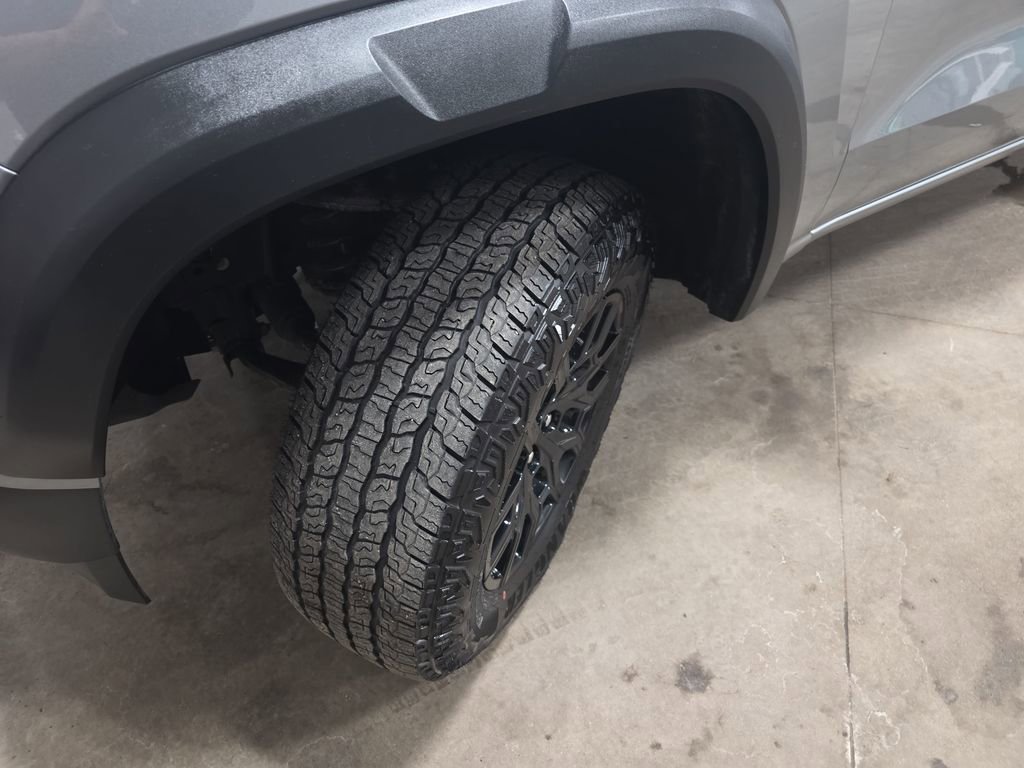 Certified 2023 Chevrolet Colorado Trail Boss w/ Technology Package image 35