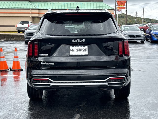Used 2023 Kia Sorento EX w/ Panoramic Sunroof Package FWD image 4