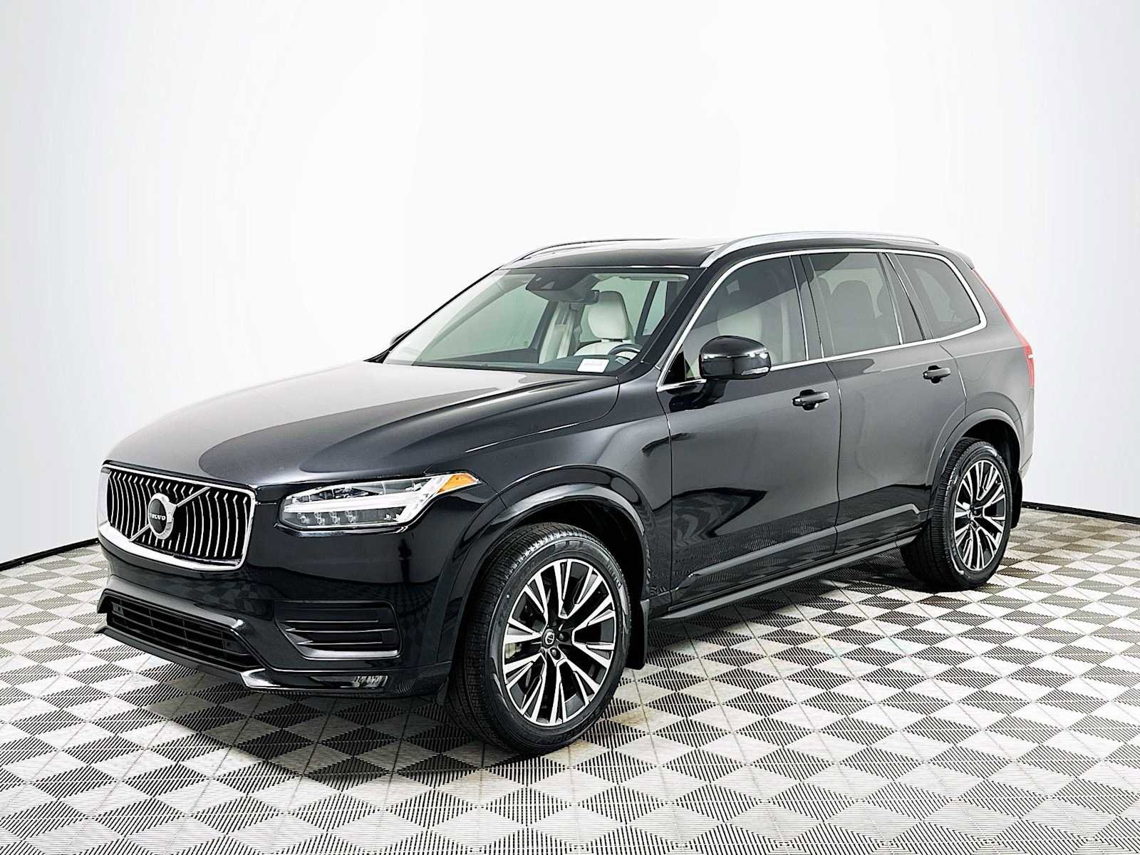 Used 2020 Volvo XC90 T5 Momentum w/ Protection Package Premier FWD image 3