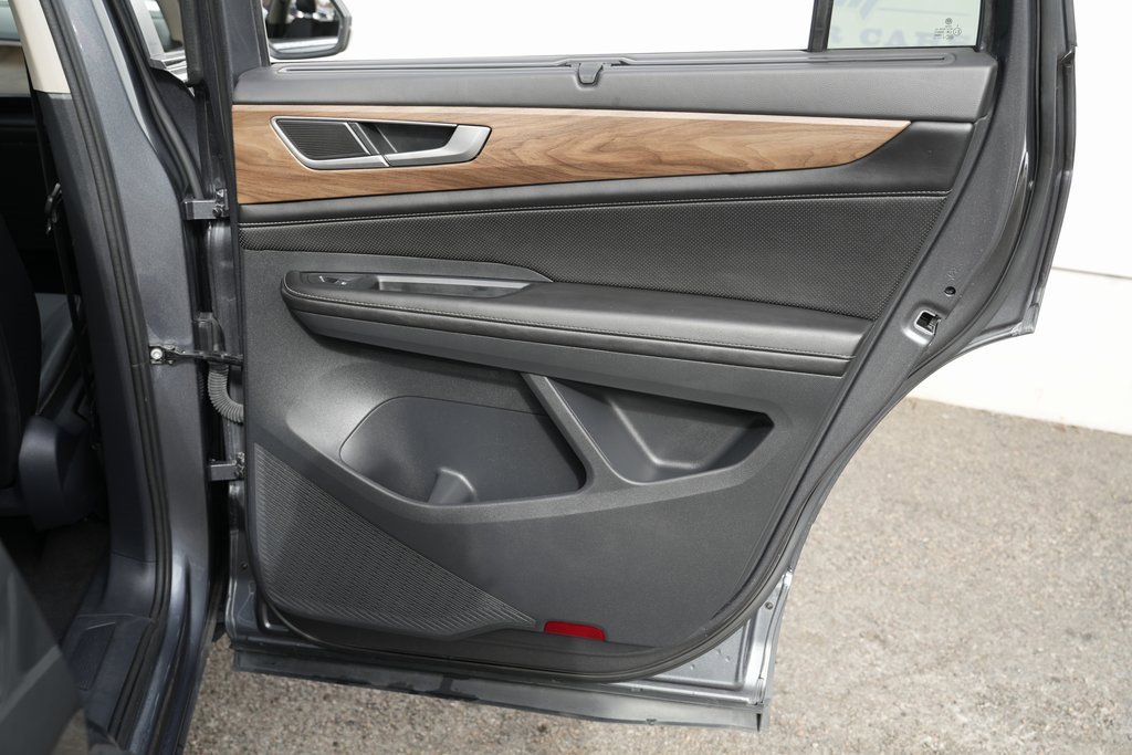 Used 2024 Volkswagen Atlas SE image 39