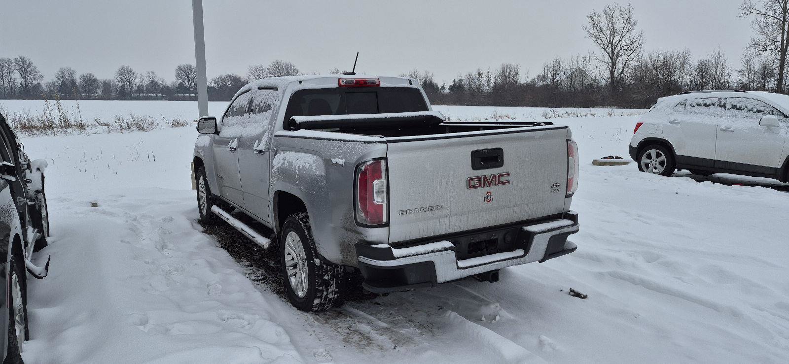 Used 2016 GMC Canyon SLT image 4