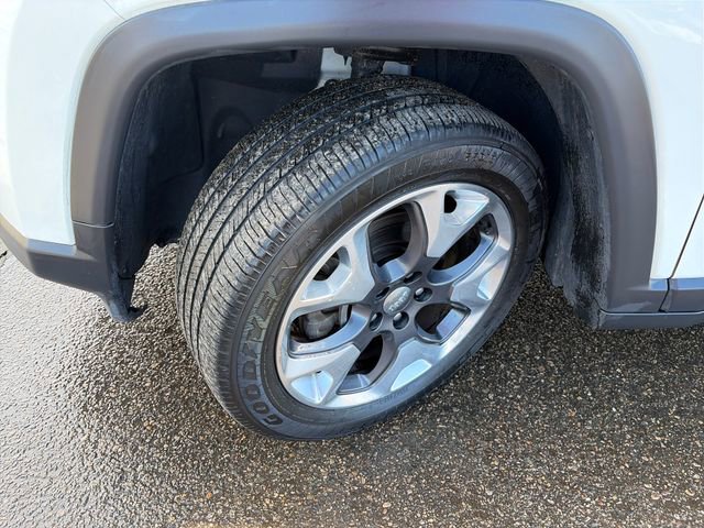 Used 2018 Jeep Compass Limited w/ Navigation Group image 18