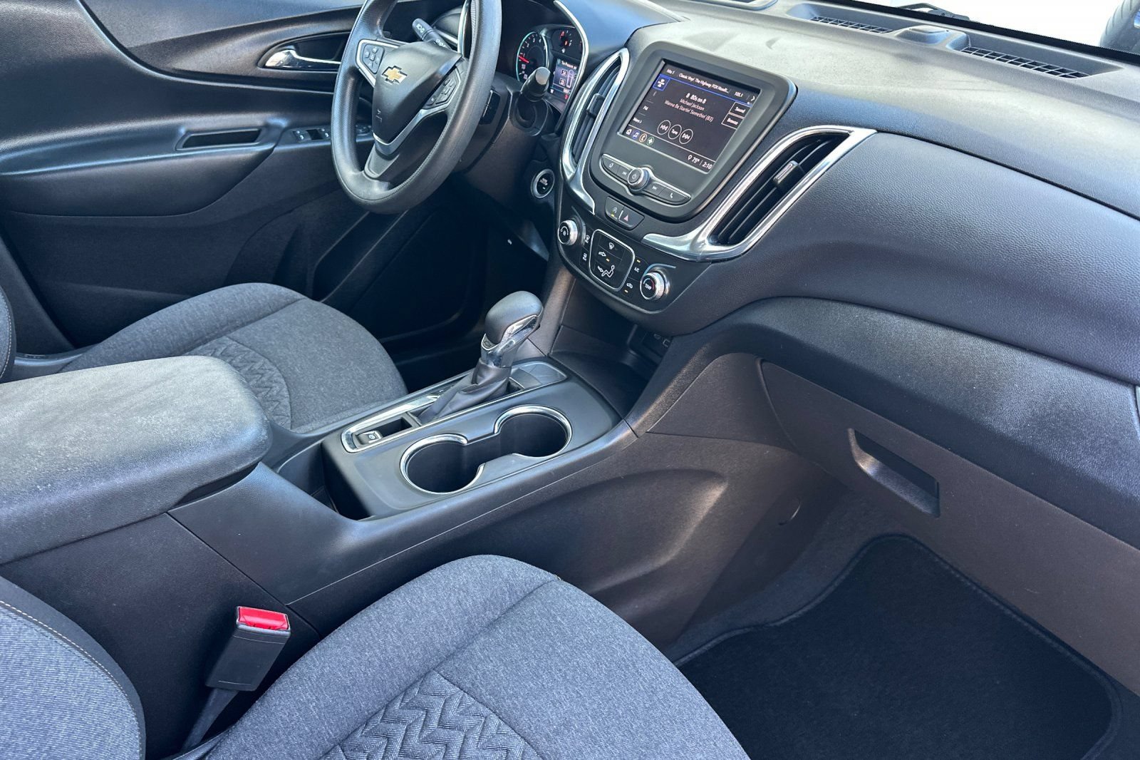 Used 2023 Chevrolet Equinox LT FWD image 16