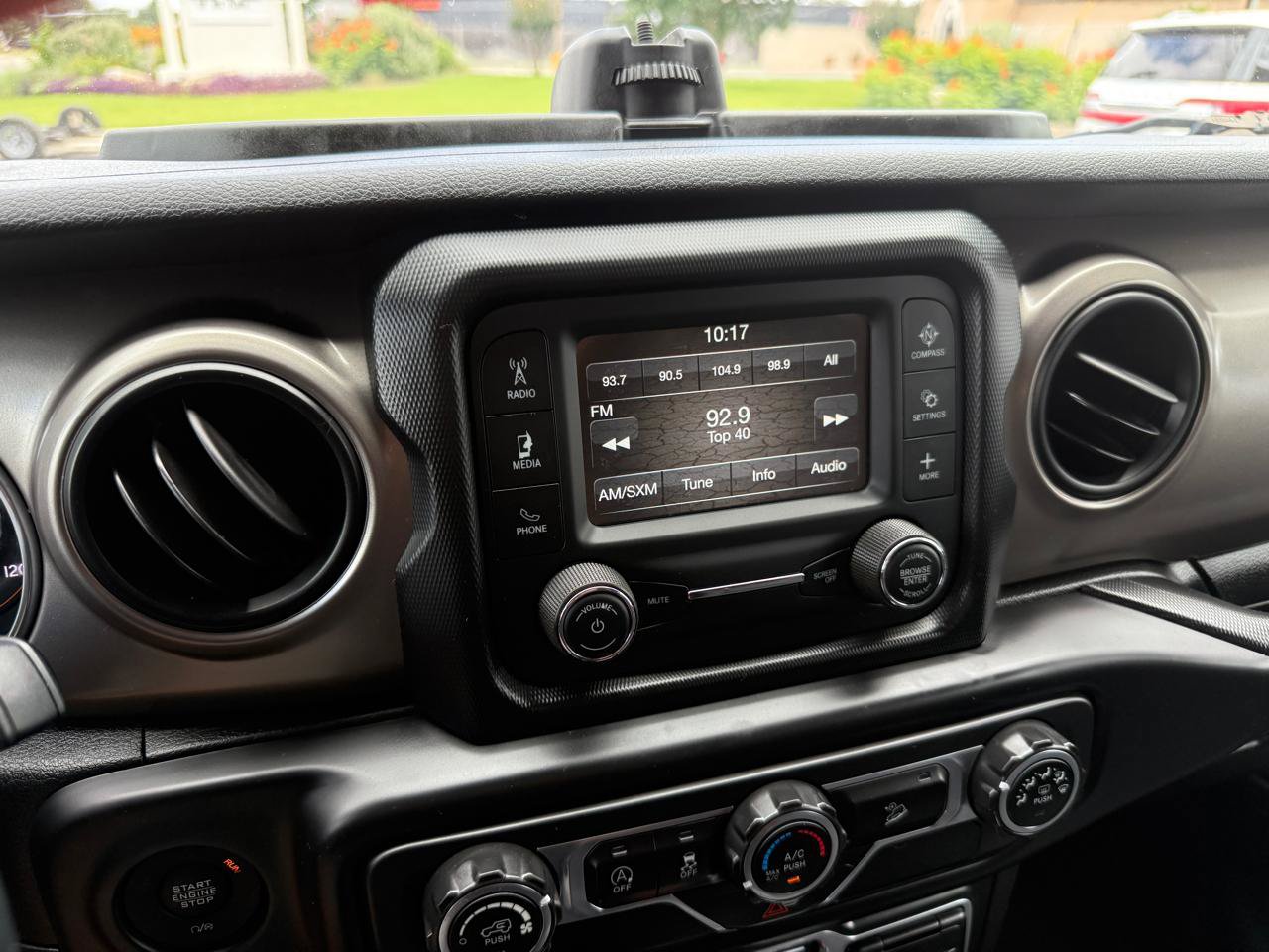 Used 2018 Jeep Wrangler Unlimited Sport S AWD/4WD image 22