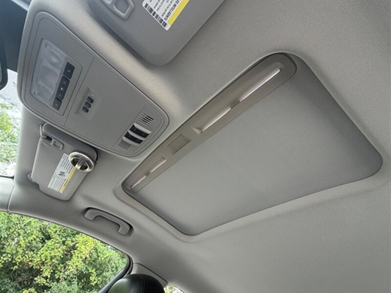 Used 2013 Buick Regal Premium FWD image 16