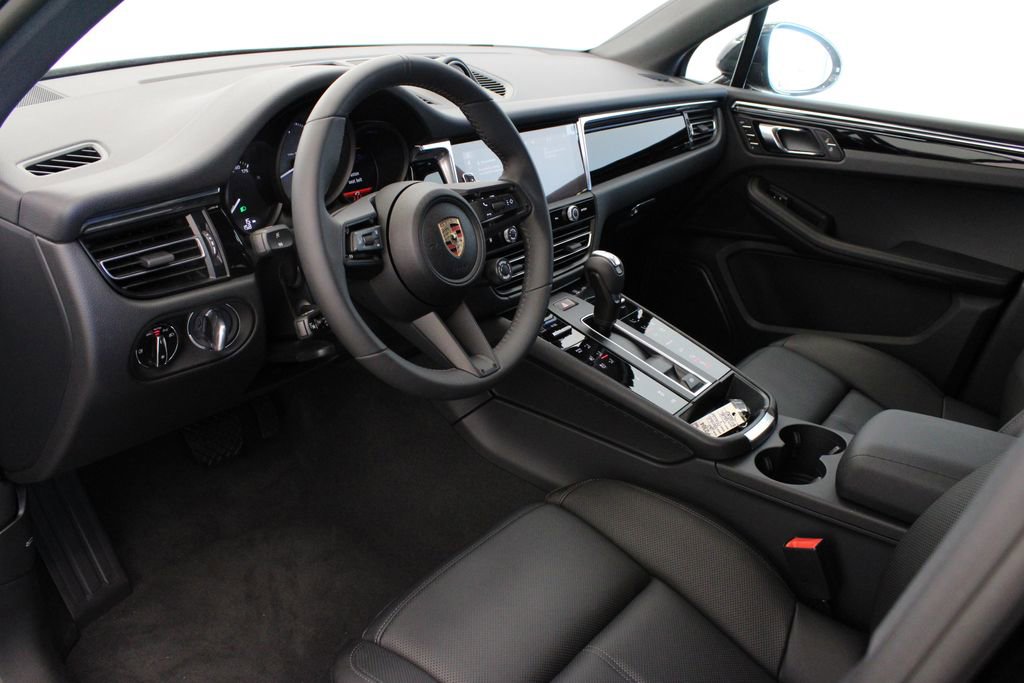 New 2025 Porsche Macan S image 4