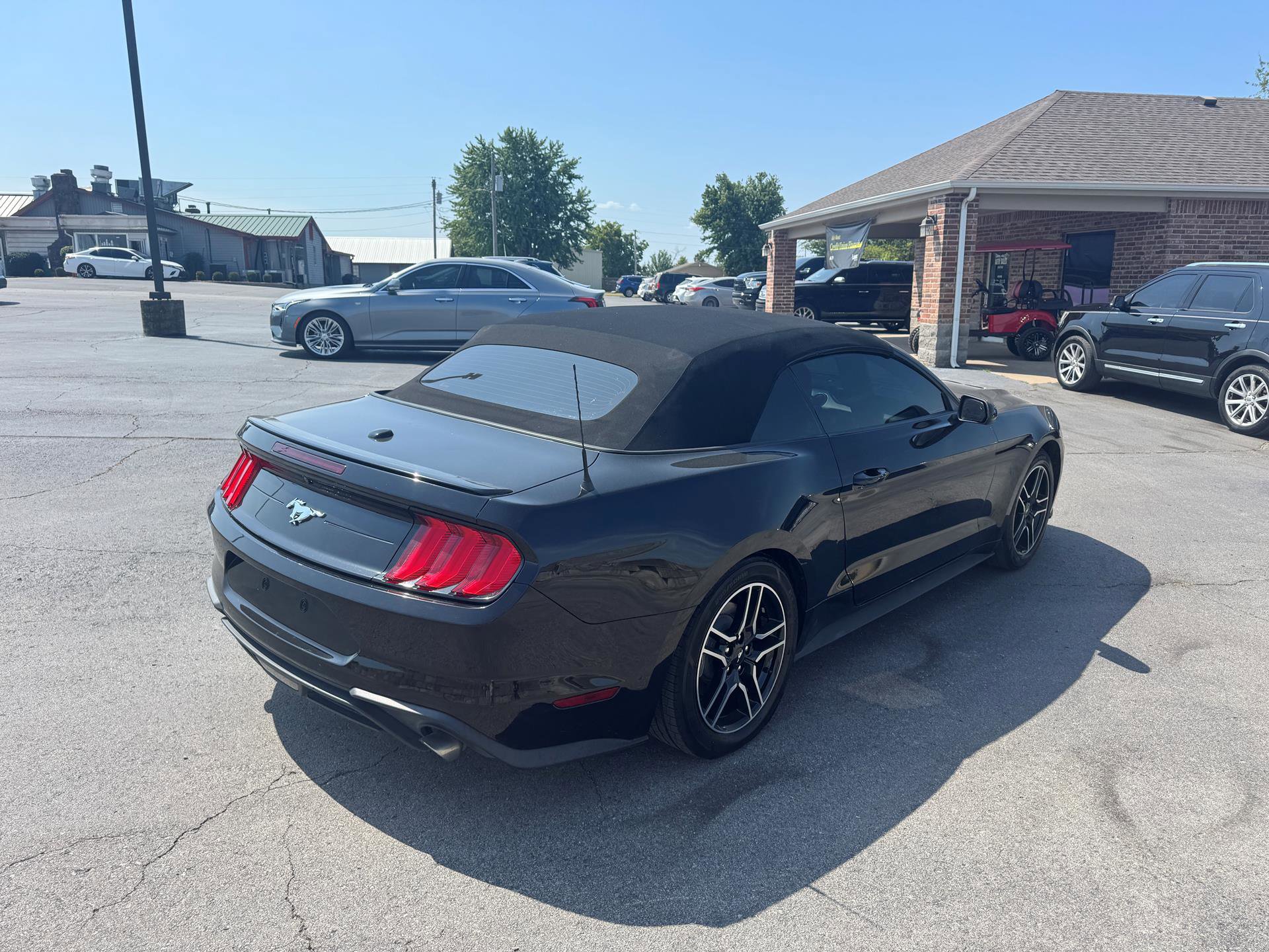 Used 2022 Ford Mustang Premium RWD image 6