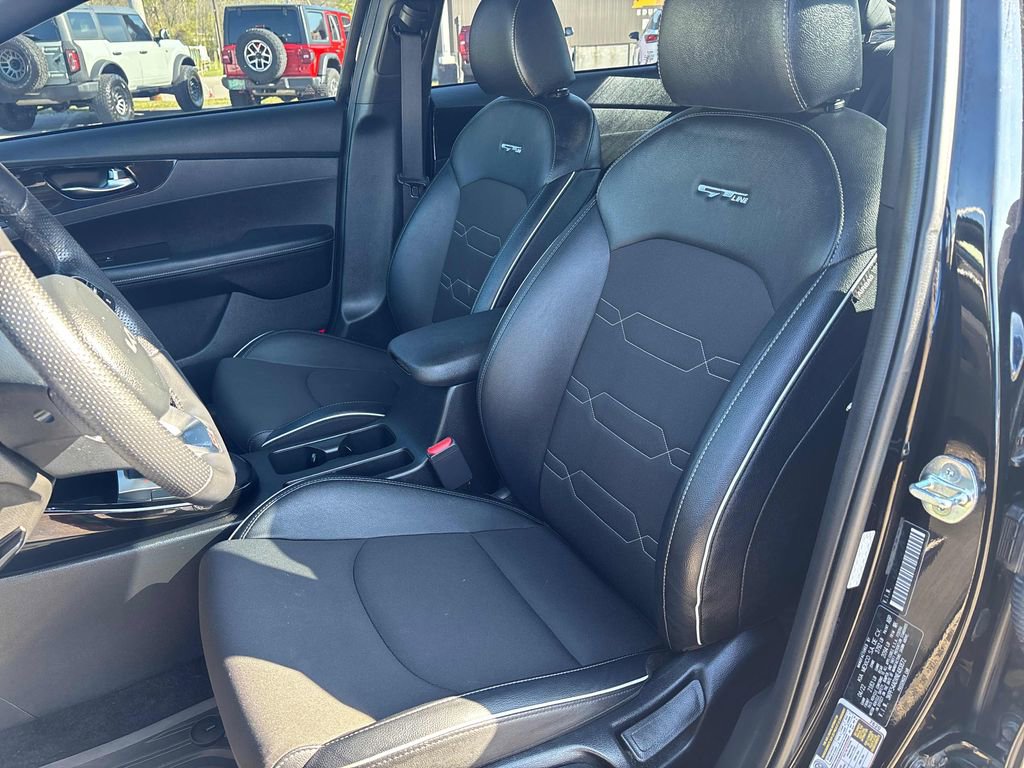 Used 2022 Kia Forte GT-Line w/ GT-Line Premium Package image 12