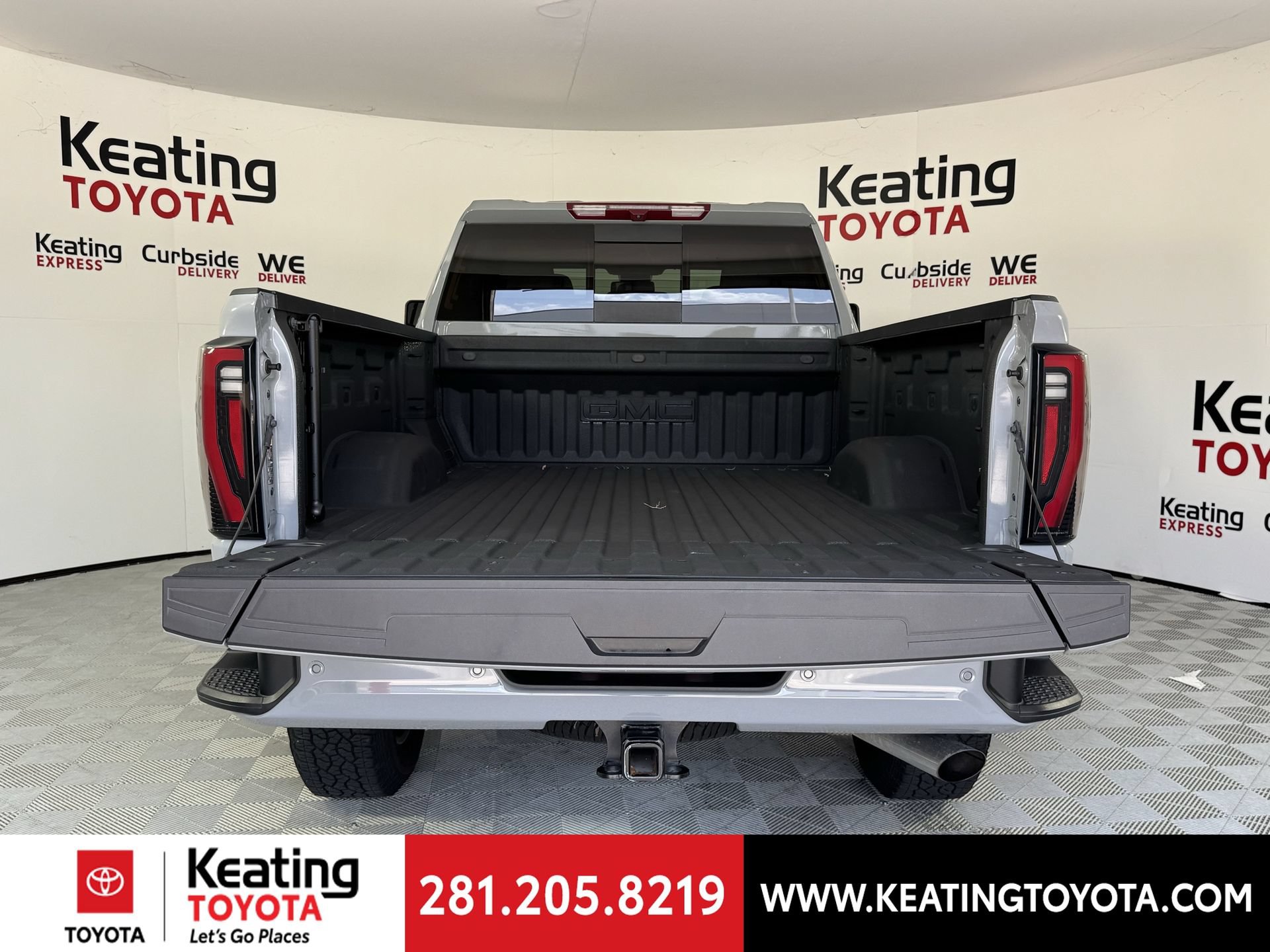 Used 2025 GMC Sierra 2500 AT4 w/ AT4 Preferred Package AWD/4WD image 17