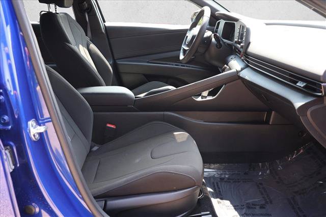 Used 2025 Hyundai Elantra Sport FWD image 28