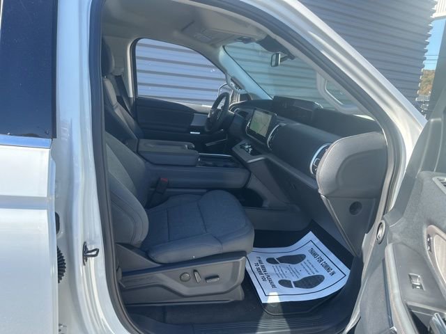 New 2025 Ford Expedition Active image 35