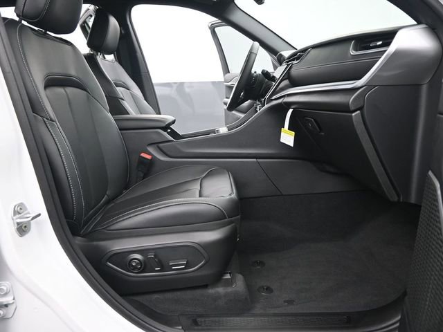 New 2025 Jeep Grand Cherokee Limited w/ Luxury Tech Group II image 18