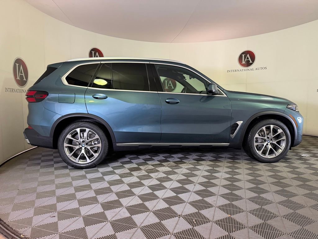New 2026 BMW X5 xDrive50e w/ Premium Package image 9