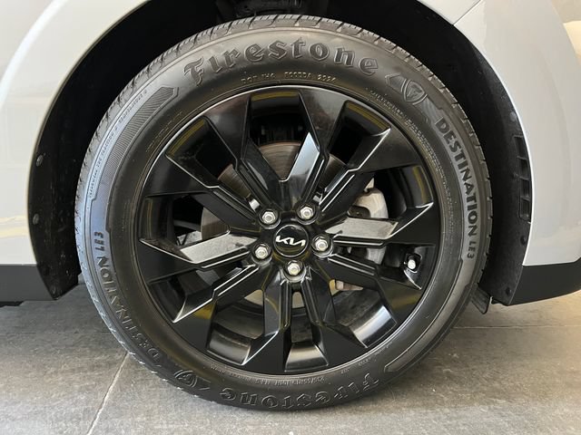 Used 2022 Kia Carnival SX Prestige FWD image 12