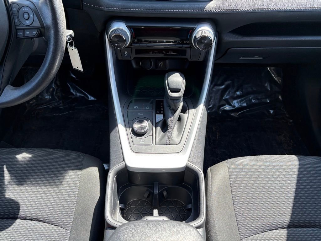 Certified 2025 Toyota RAV4 LE AWD/4WD image 28