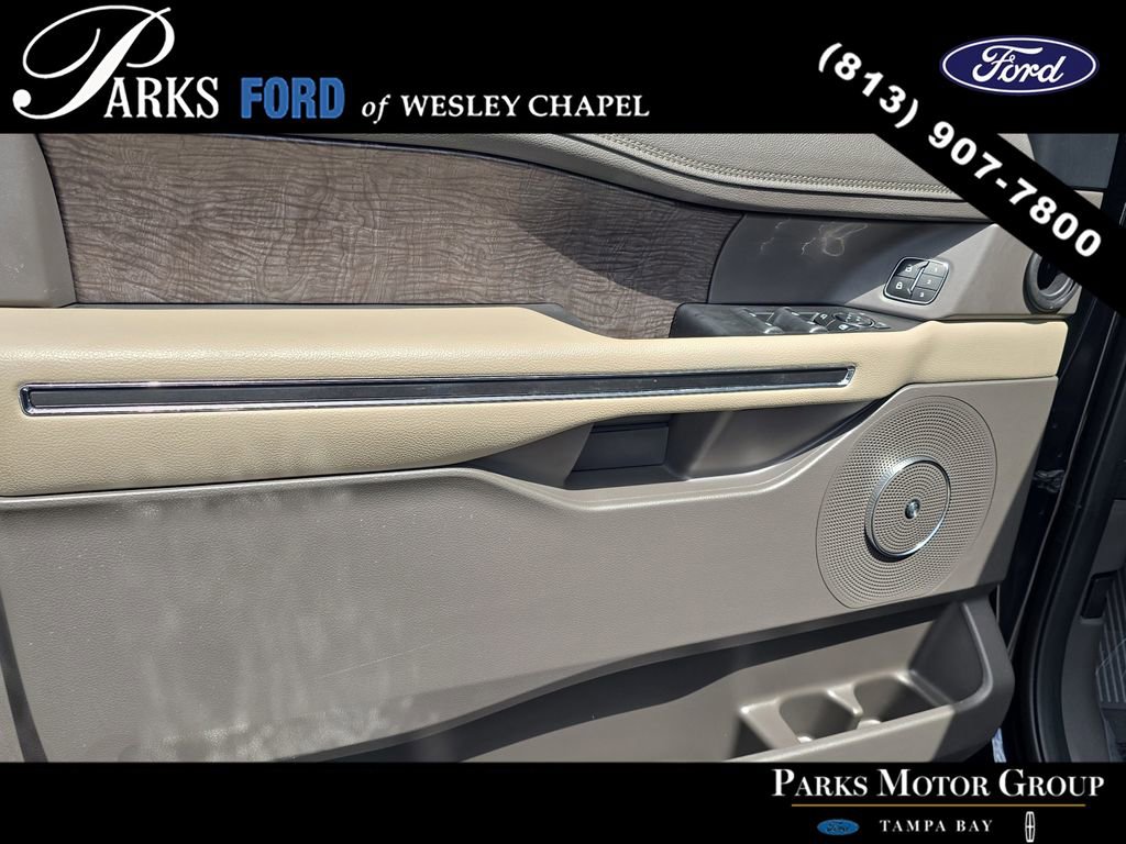 Used 2021 Ford Expedition Limited image 17