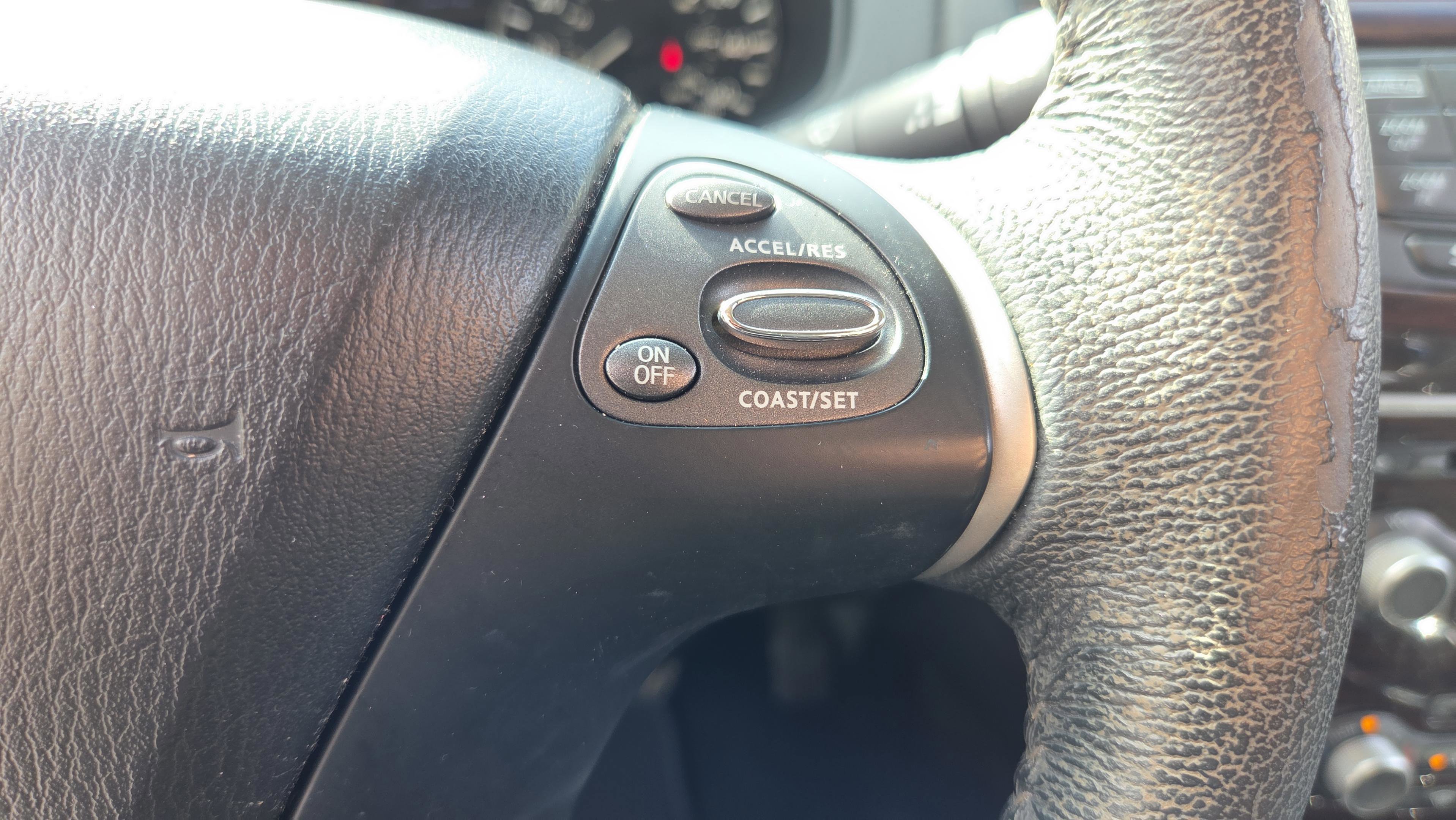 Used 2015 Nissan Pathfinder Platinum FWD image 25