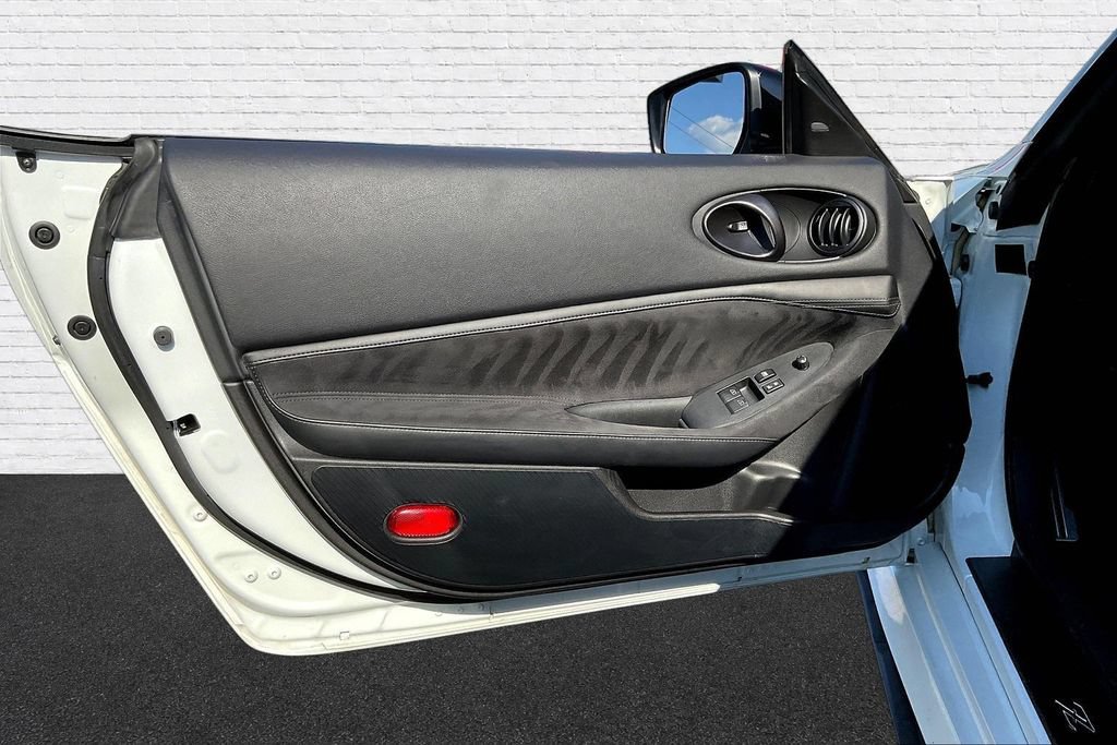 Used 2023 Nissan Z w/ Floor Mat Package (L93) RWD image 18