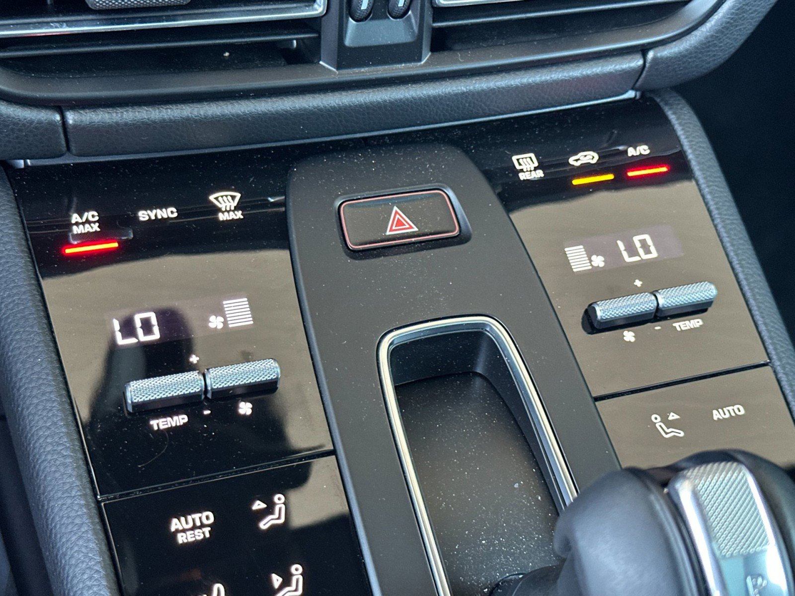 Certified 2025 Porsche Macan image 21