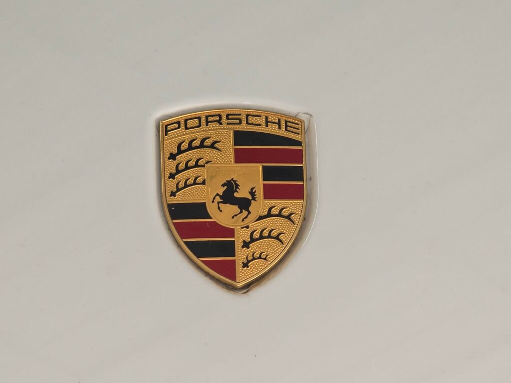 Certified 2023 Porsche Macan AWD/4WD image 33
