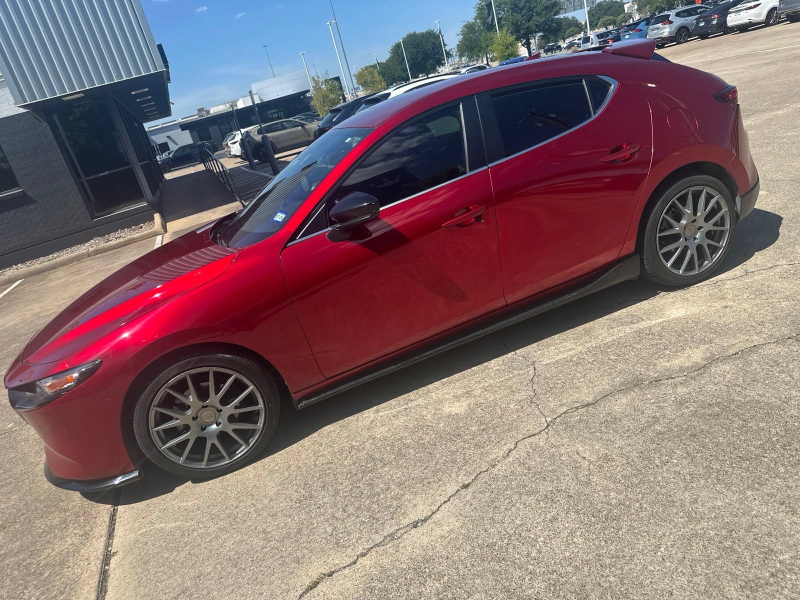Used 2020 MAZDA MAZDA3 Hatchback w/ Appearance Package FWD image 4