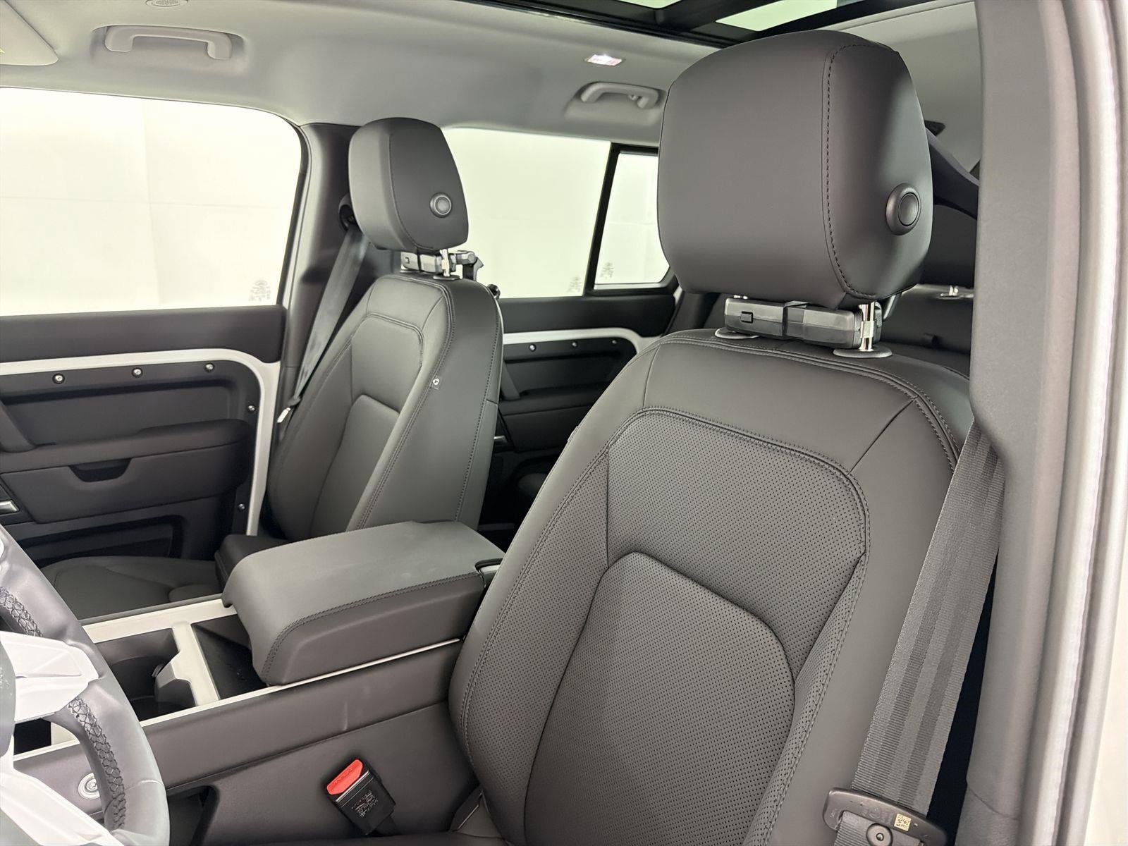 New 2026 Land Rover Defender 110 S image 25