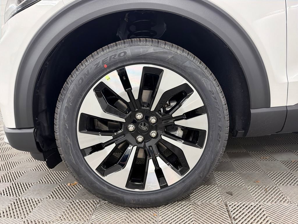 New 2026 Ford Explorer Platinum image 13