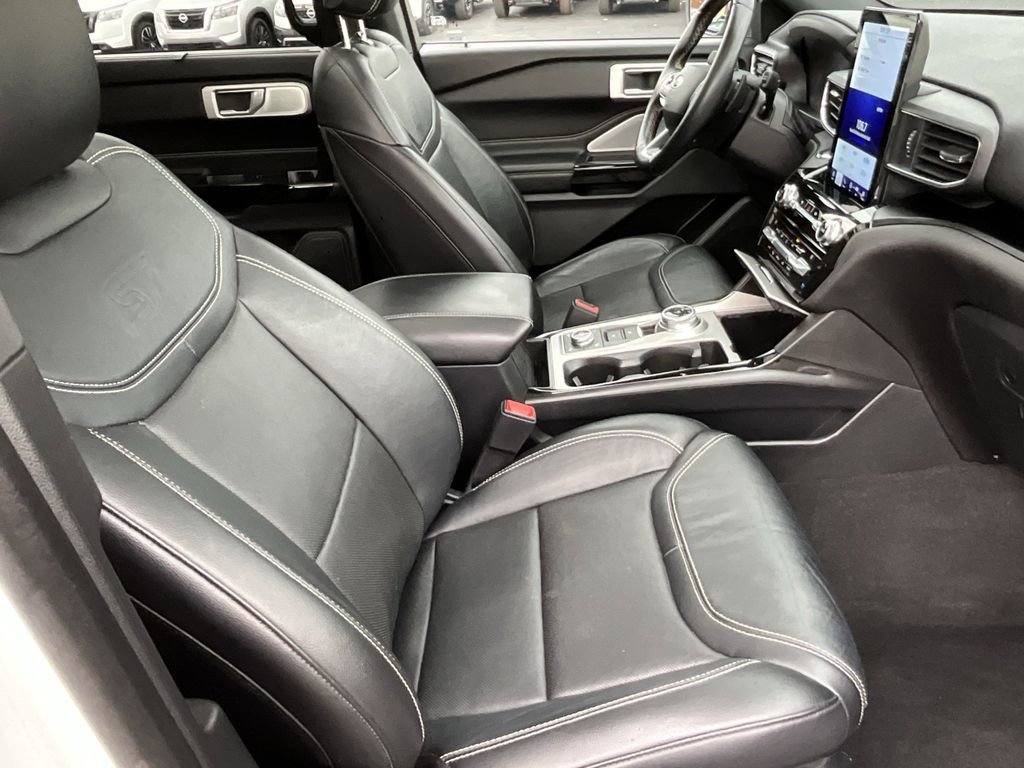 Used 2021 Ford Explorer ST w/ ST Street Pack image 12