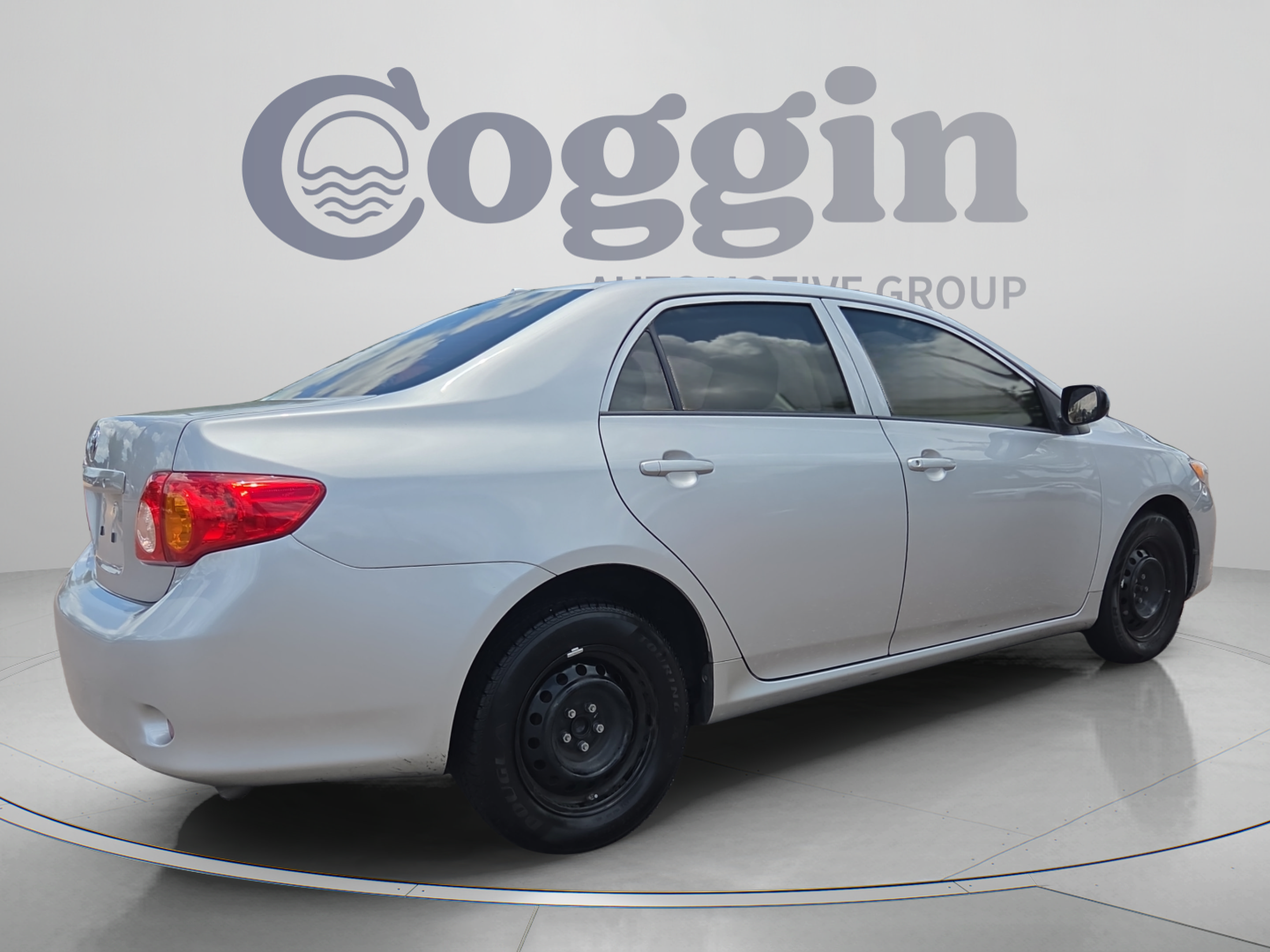 Used 2010 Toyota Corolla LE FWD image 5