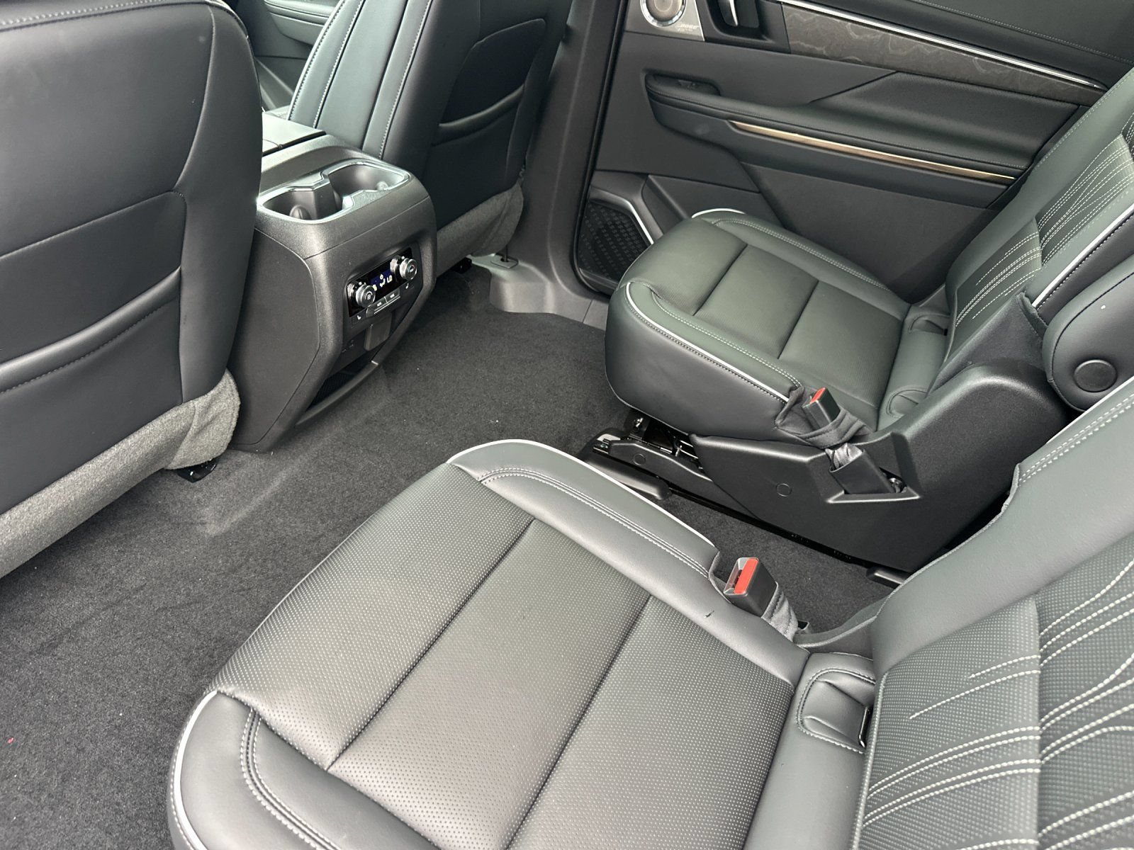 New 2026 Buick Enclave Avenir w/ Super Cruise Package FWD image 12