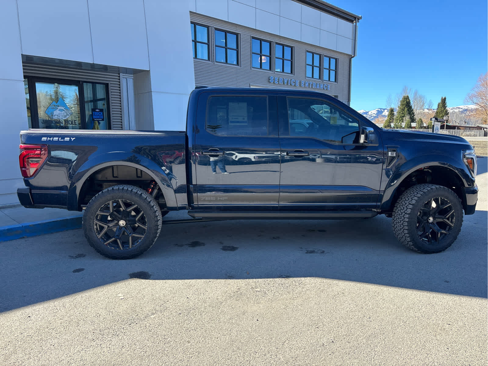 New 2025 Ford F150 Lariat w/ Equipment Group 502A High image 18