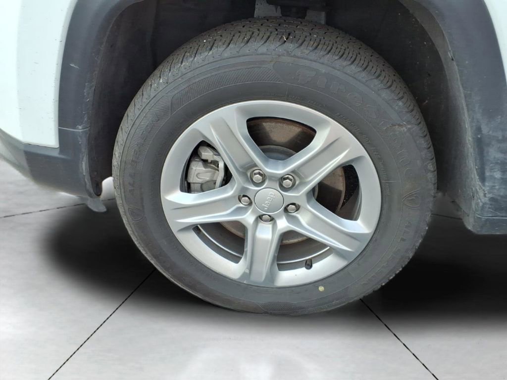 Used 2024 Jeep Compass Latitude AWD/4WD image 23