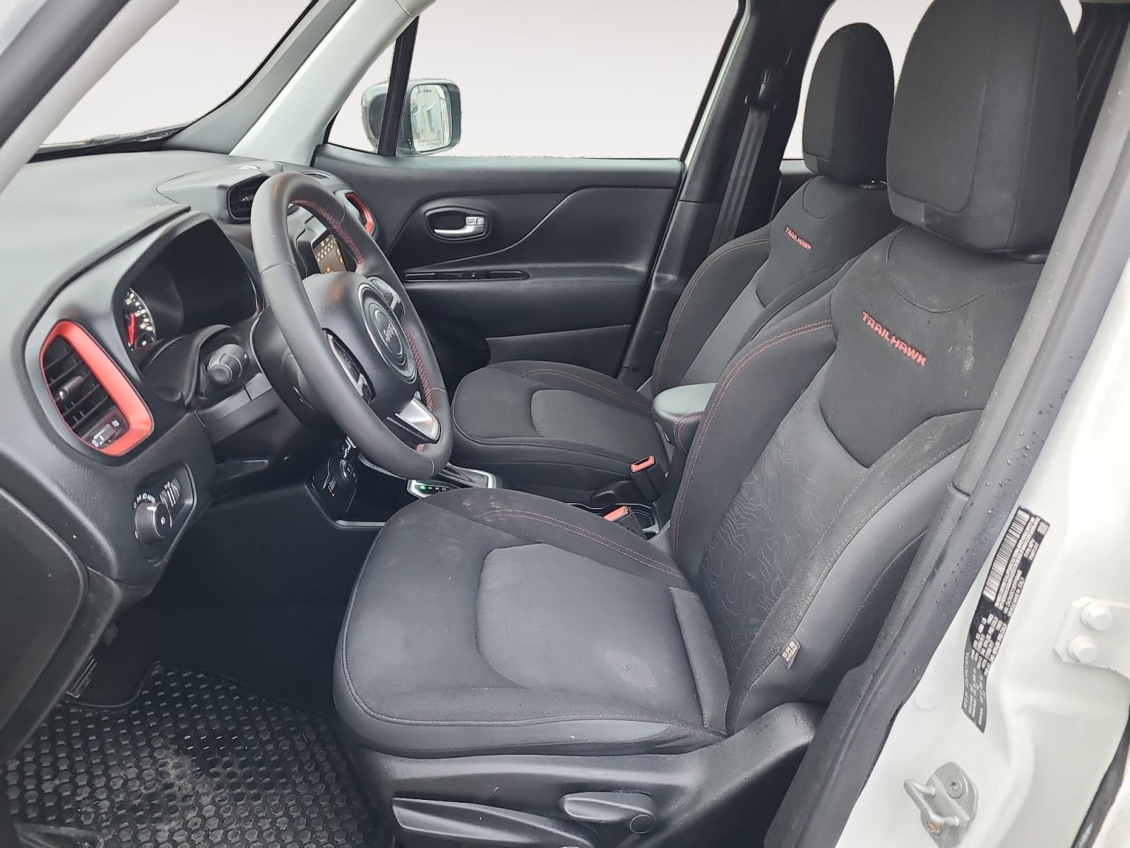 Used 2023 Jeep Renegade Trailhawk AWD/4WD image 9