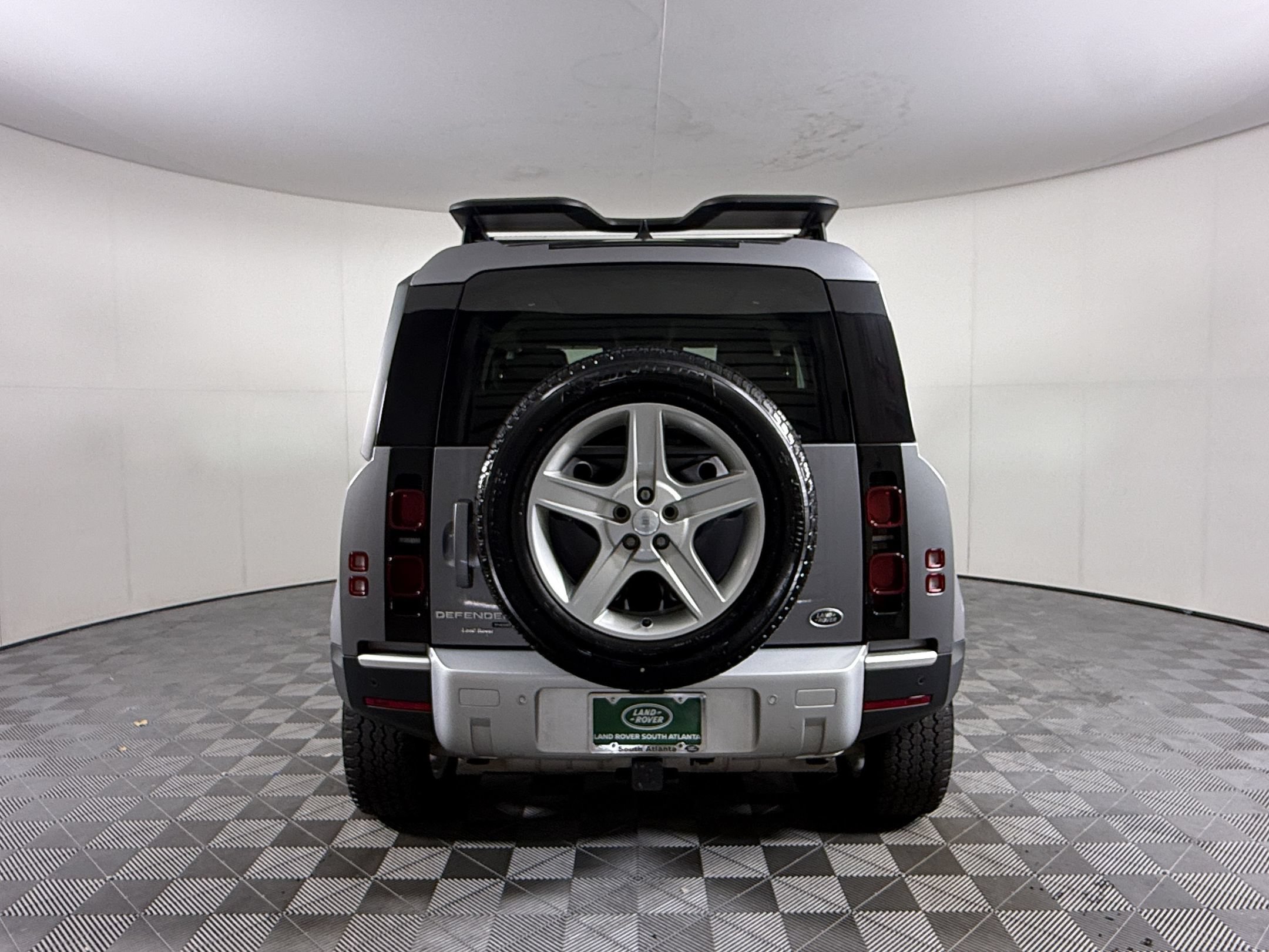 Used 2023 Land Rover Defender 90 SE AWD/4WD image 10
