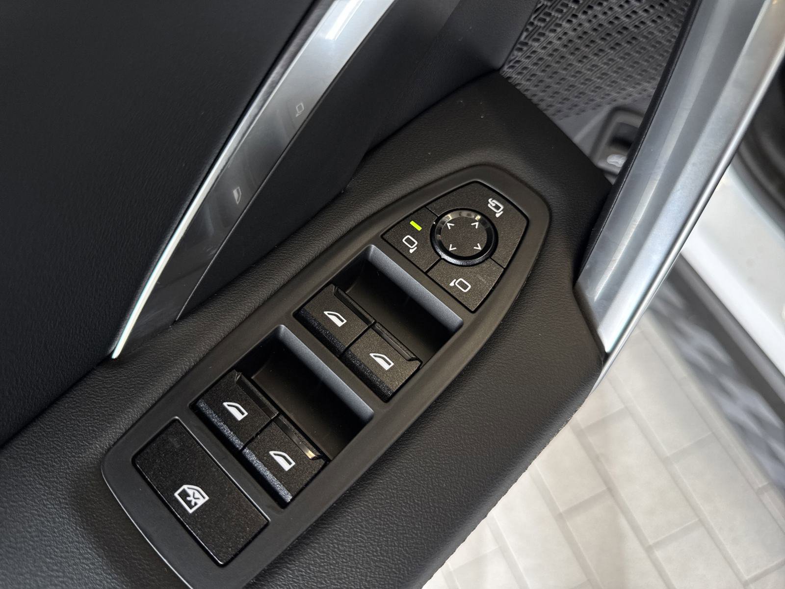 Used 2025 BMW X2 xDrive28i w/ Convenience Package image 20