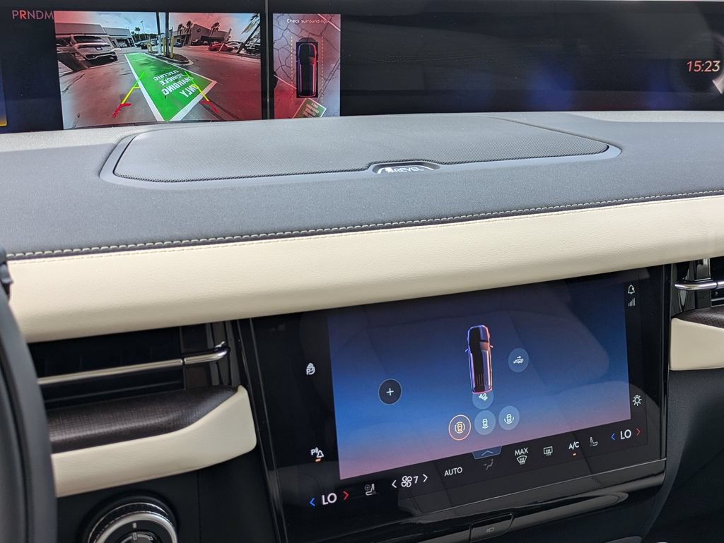 New 2027 Lincoln Navigator Premiere RWD image 23