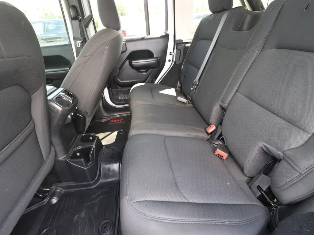 Used 2022 Jeep Wrangler Unlimited Sport image 9
