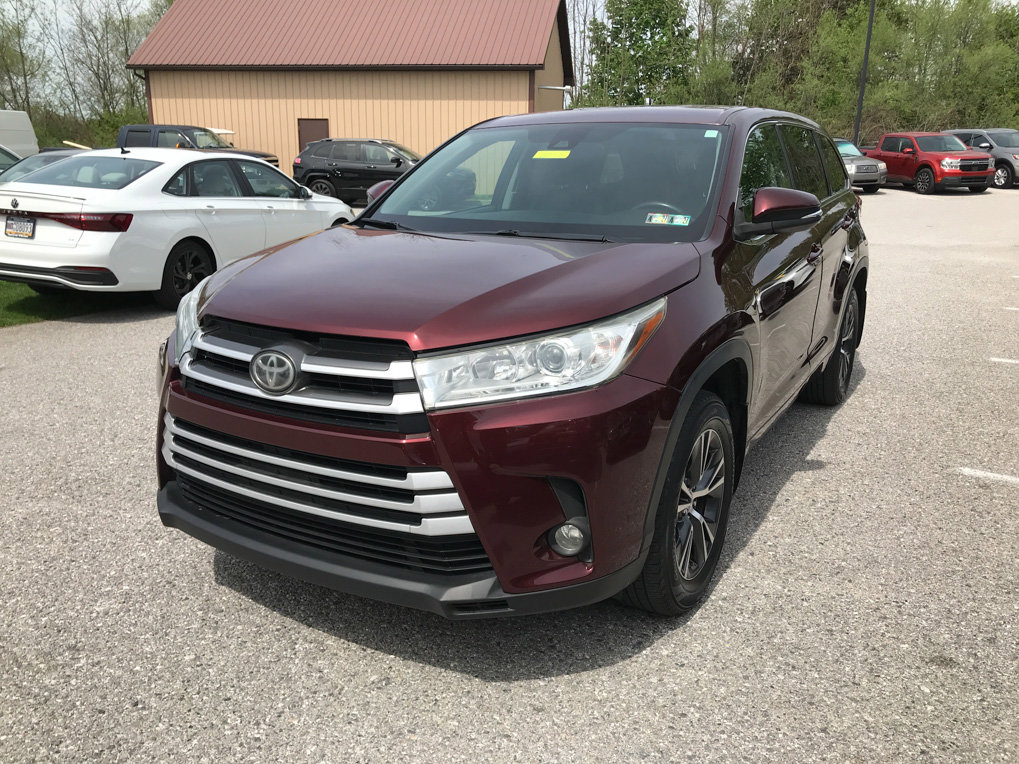 Used 2017 Toyota Highlander Plus w/ Carpet Mat Package AWD/4WD image 4