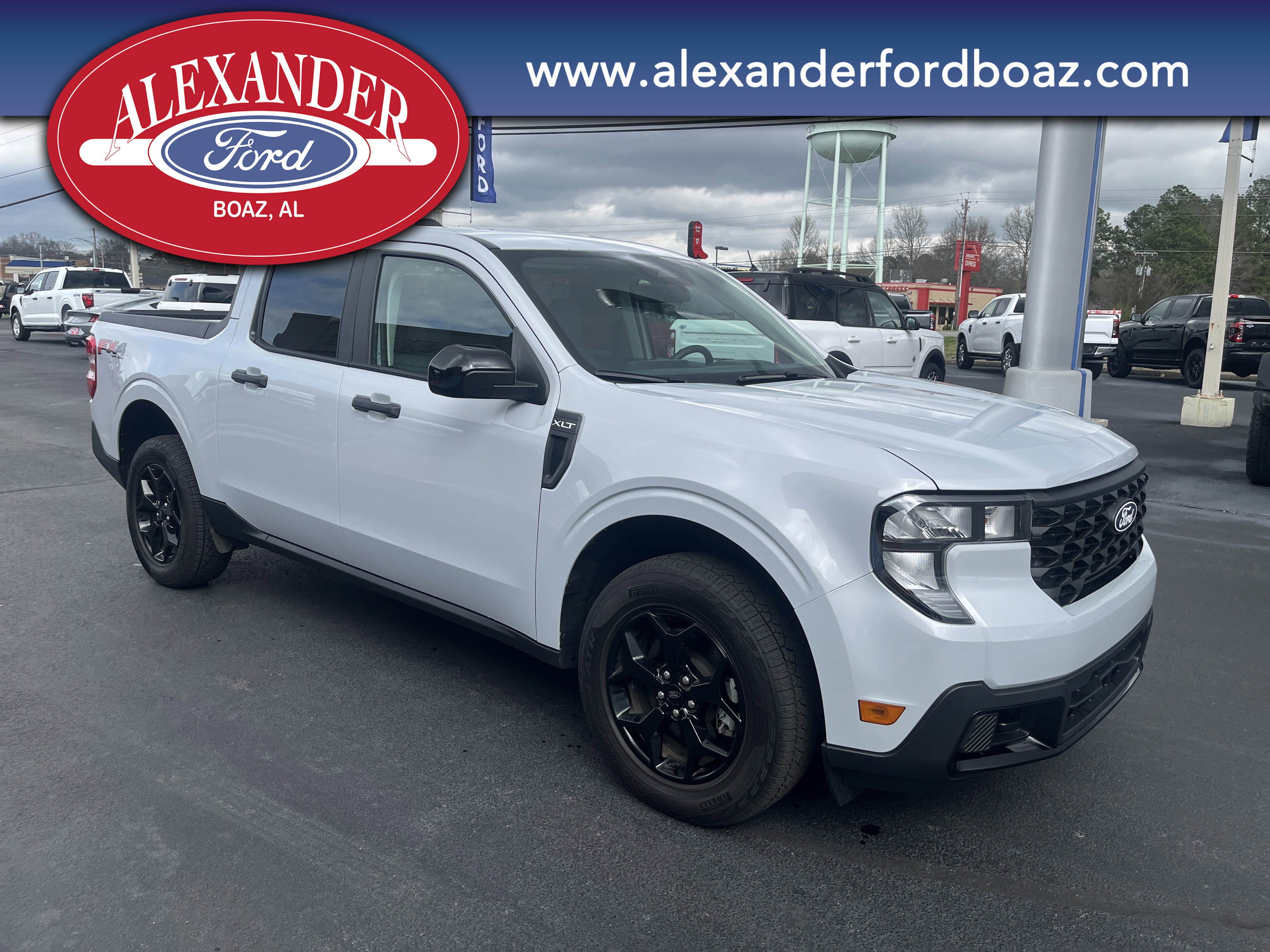 Used 2025 Ford Maverick XLT w/ XLT Luxury Package image 3